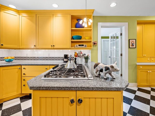 27 Loomis Street, Montpelier, VT 05602