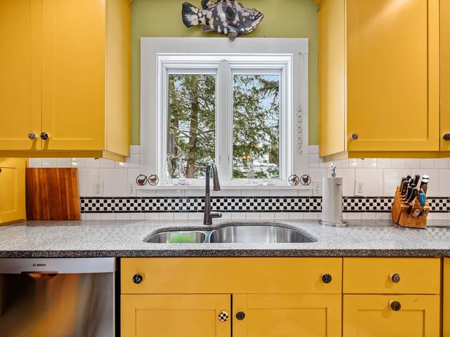 27 Loomis Street, Montpelier, VT 05602