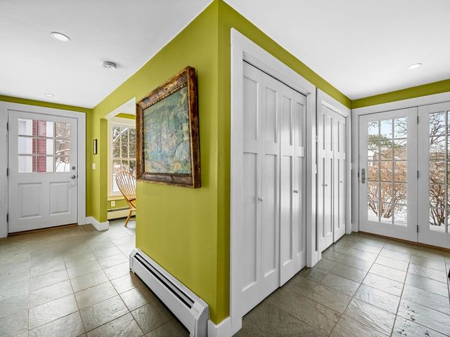 27 Loomis Street, Montpelier, VT 05602