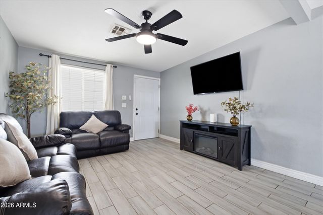 1742 W ROESER Road, Phoenix, AZ 85041