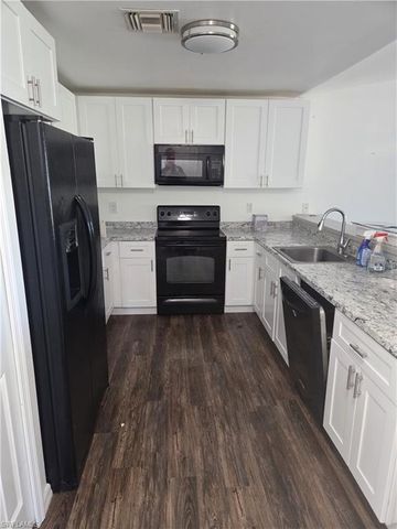 4628 15th ST SW, Lehigh Acres, FL 33973