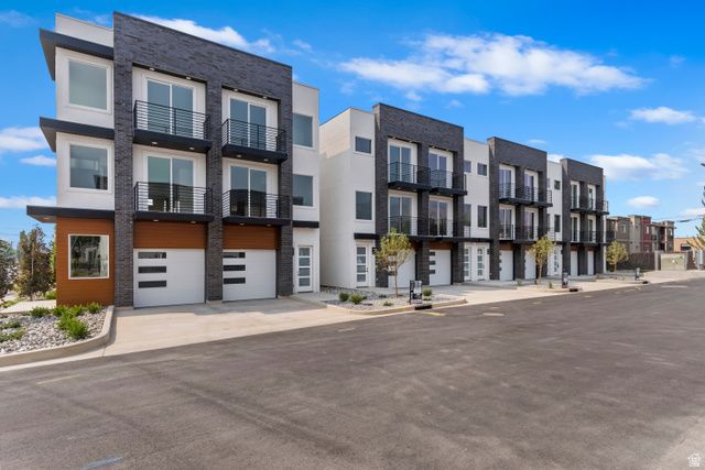 32 W 400 S, Bountiful, UT 84010