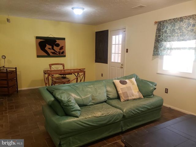 7341 GOLDEN HORSESHOE CT, Springfield, VA 22153