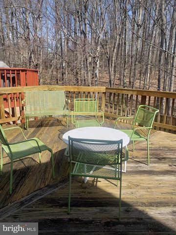 7341 GOLDEN HORSESHOE CT, Springfield, VA 22153