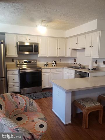 7341 GOLDEN HORSESHOE CT, Springfield, VA 22153