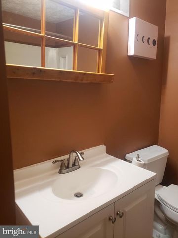 7341 GOLDEN HORSESHOE CT, Springfield, VA 22153