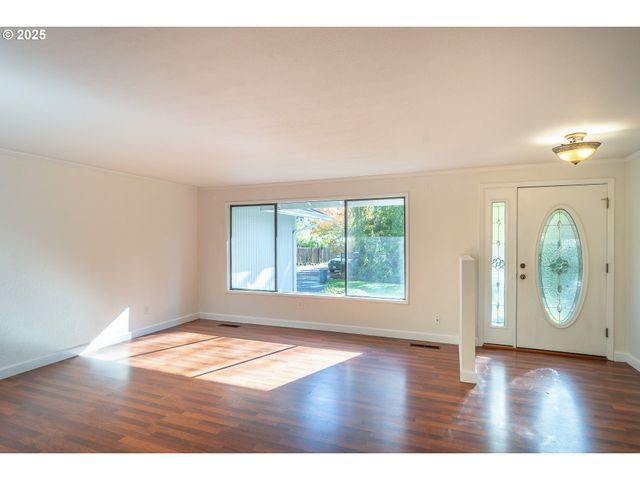 91 North River Dr, Roseburg, OR 97470