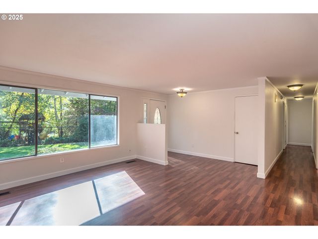 91 North River Dr, Roseburg, OR 97470