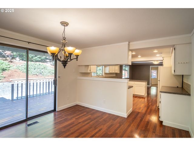 91 North River Dr, Roseburg, OR 97470