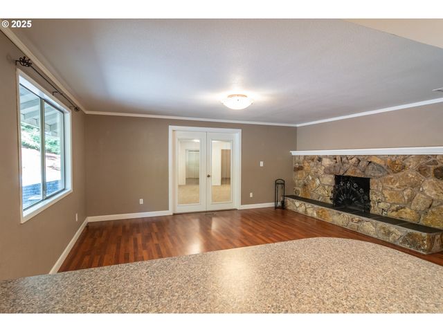 91 North River Dr, Roseburg, OR 97470