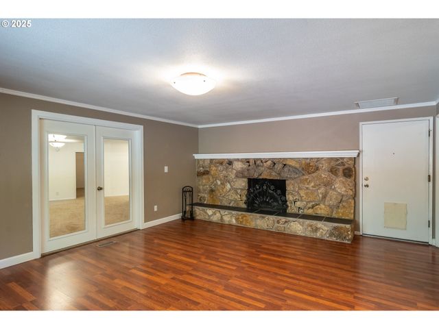 91 North River Dr, Roseburg, OR 97470