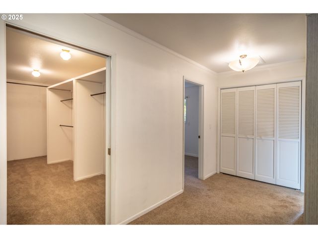 91 North River Dr, Roseburg, OR 97470