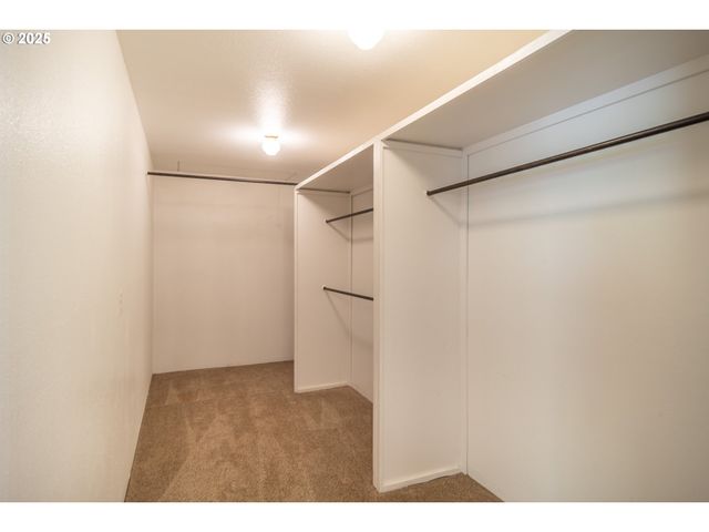 91 North River Dr, Roseburg, OR 97470