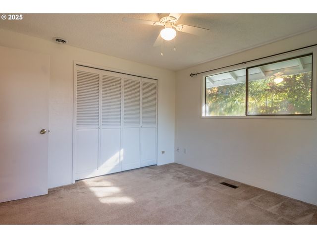 91 North River Dr, Roseburg, OR 97470