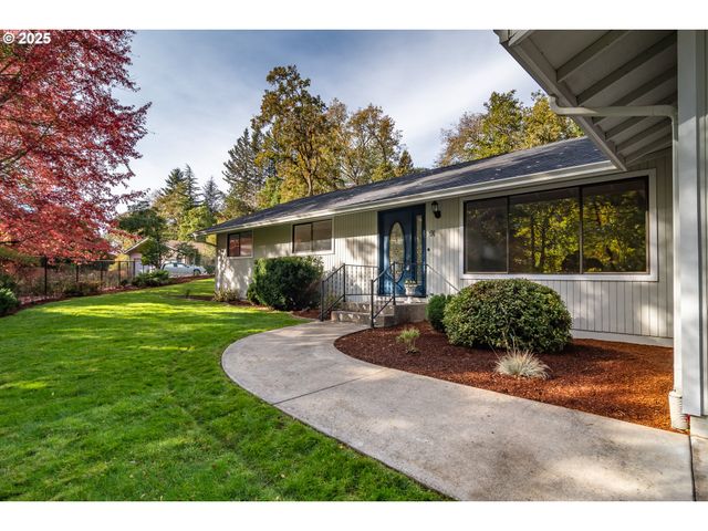 91 North River Dr, Roseburg, OR 97470