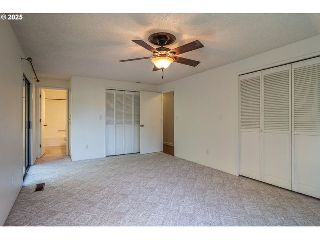 91 North River Dr, Roseburg, OR 97470