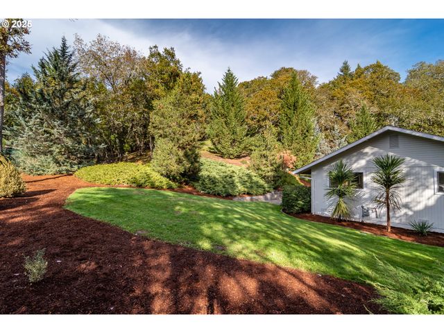 91 North River Dr, Roseburg, OR 97470