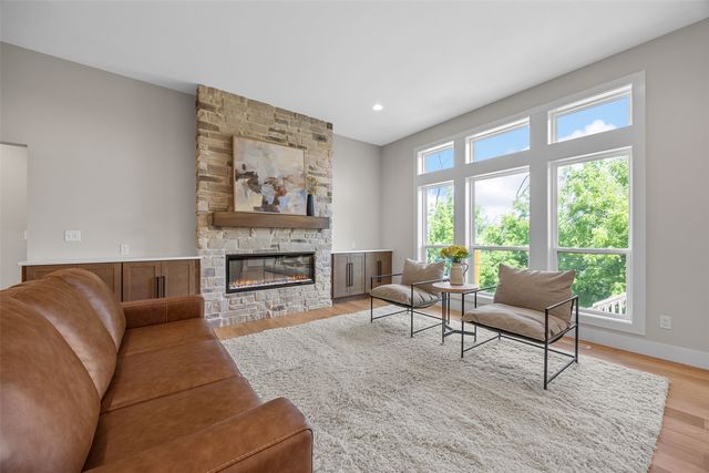 7202 Country Ridge Dr NW, Cedar Rapids, IA 52405