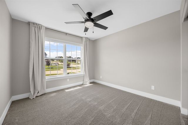 7202 Country Ridge Dr NW, Cedar Rapids, IA 52405