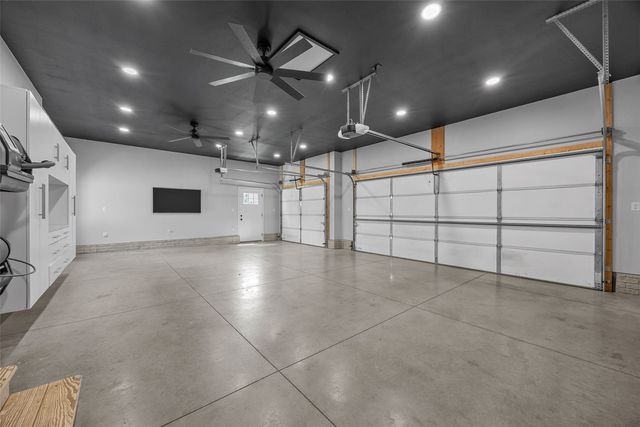 7202 Country Ridge Dr NW, Cedar Rapids, IA 52405