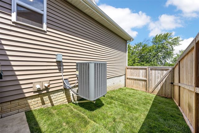 7202 Country Ridge Dr NW, Cedar Rapids, IA 52405