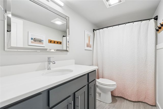 1018 High Ridge Trail, Solon, IA 52333