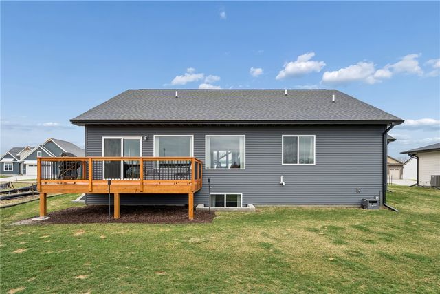 1018 High Ridge Trail, Solon, IA 52333