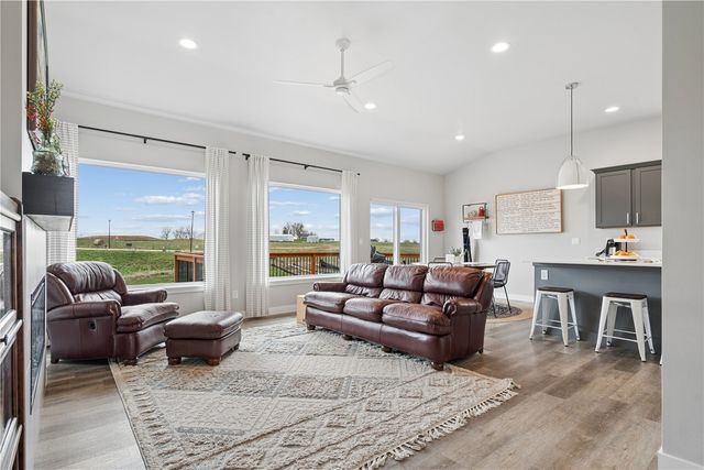 1018 High Ridge Trail, Solon, IA 52333