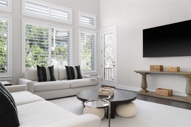 105 Cascading Water PL, Lakeway, TX 78734