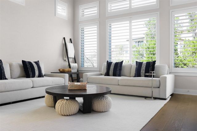 105 Cascading Water PL, Lakeway, TX 78734