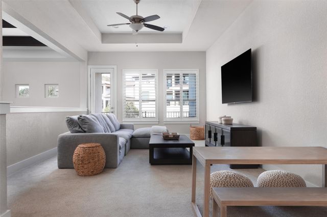 105 Cascading Water PL, Lakeway, TX 78734