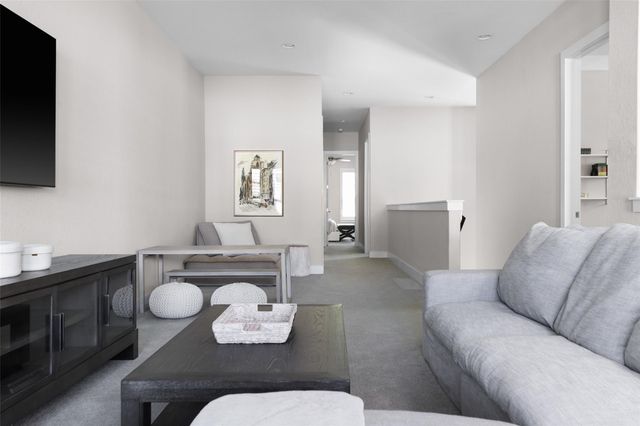 105 Cascading Water PL, Lakeway, TX 78734