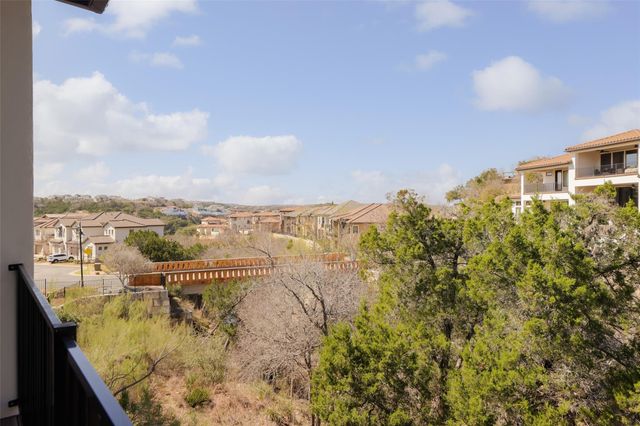 105 Cascading Water PL, Lakeway, TX 78734