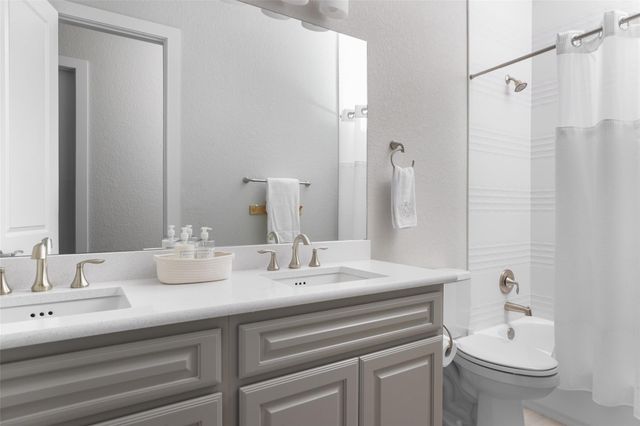 105 Cascading Water PL, Lakeway, TX 78734