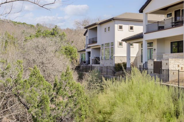 105 Cascading Water PL, Lakeway, TX 78734