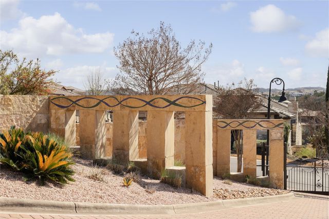 105 Cascading Water PL, Lakeway, TX 78734