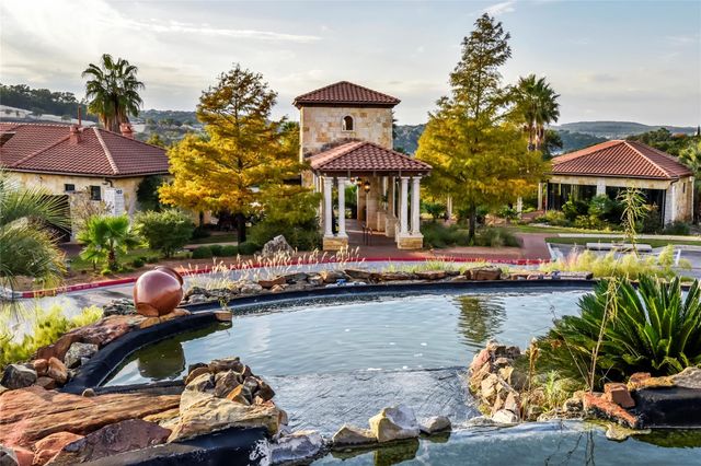 105 Cascading Water PL, Lakeway, TX 78734