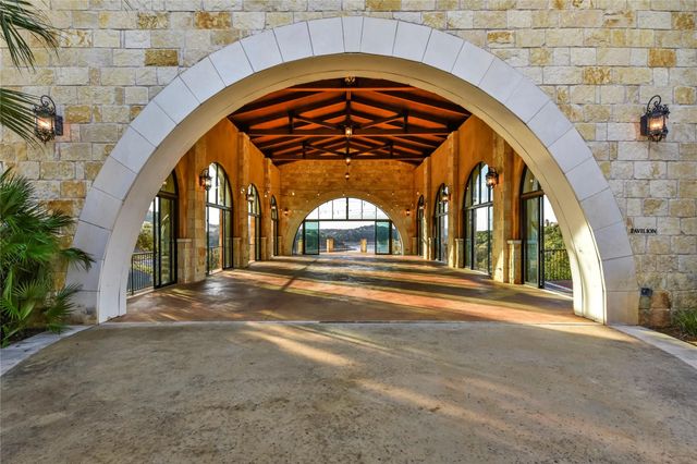 105 Cascading Water PL, Lakeway, TX 78734