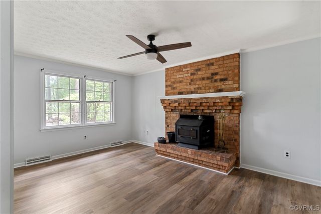 15609 Rowlett Rd, Chesterfield, VA 23838