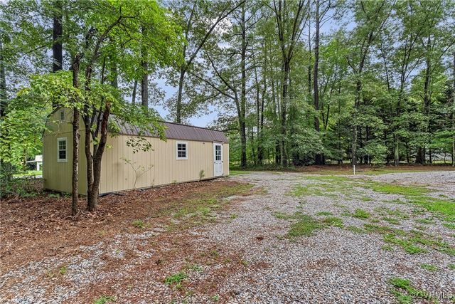 15609 Rowlett Rd, Chesterfield, VA 23838