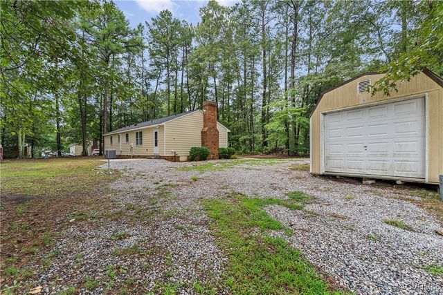 15609 Rowlett Rd, Chesterfield, VA 23838