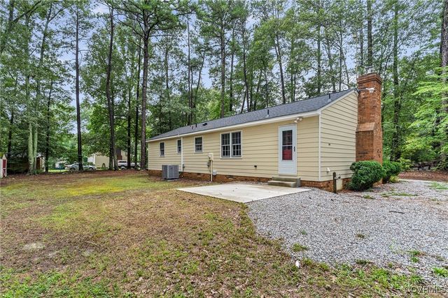 15609 Rowlett Rd, Chesterfield, VA 23838