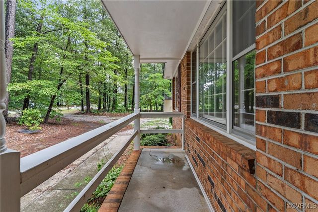 15609 Rowlett Rd, Chesterfield, VA 23838