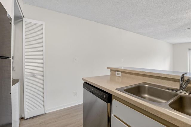 4987 NW 95th Avenue 6d, Sunrise, FL 33351