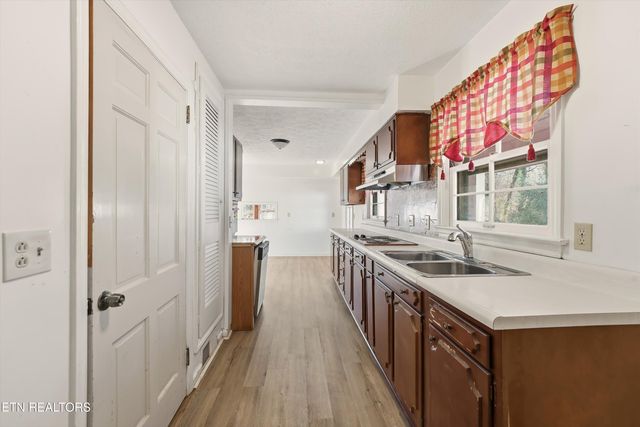 3461 Lake City Hwy, Rocky Top, TN 37769