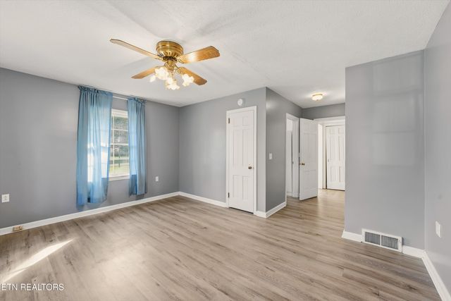 3461 Lake City Hwy, Rocky Top, TN 37769