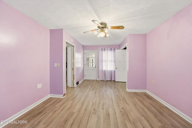 3461 Lake City Hwy, Rocky Top, TN 37769