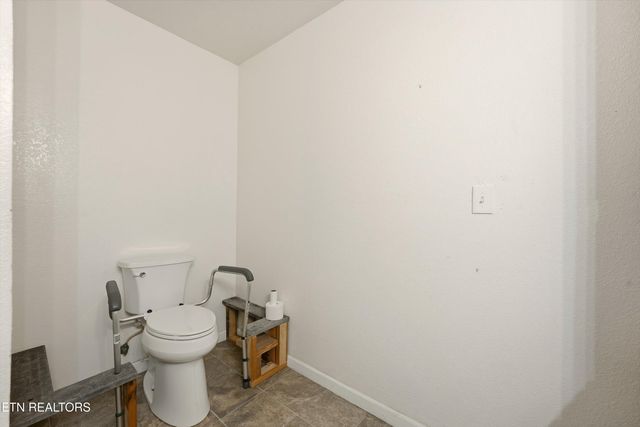 3461 Lake City Hwy, Rocky Top, TN 37769