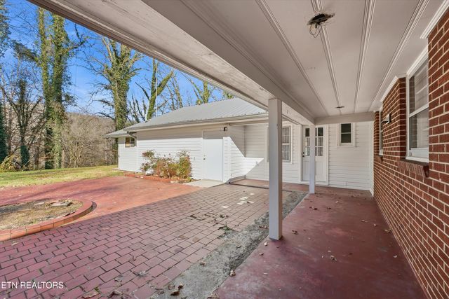 3461 Lake City Hwy, Rocky Top, TN 37769