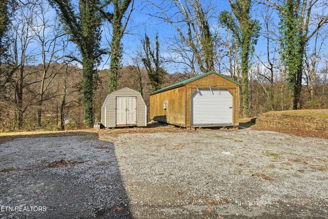 3461 Lake City Hwy, Rocky Top, TN 37769